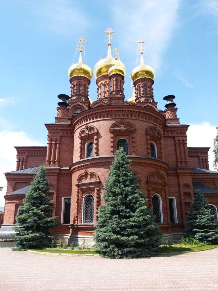 Троице-Сергиева Лавра и скиты