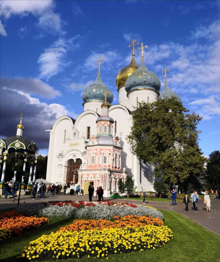 Троице-Сергиева Лавра и скиты